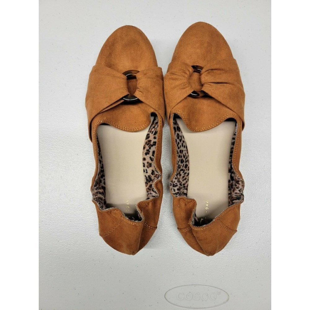 C EST. 1946 Size 10 Flat casual Carmel Brown Shoes
